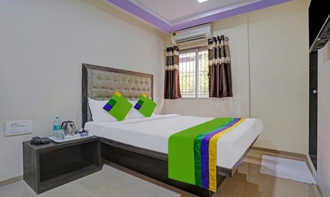 Hotel Skylink Hospitality Next To Amber Imperial Mumbai Exterior photo